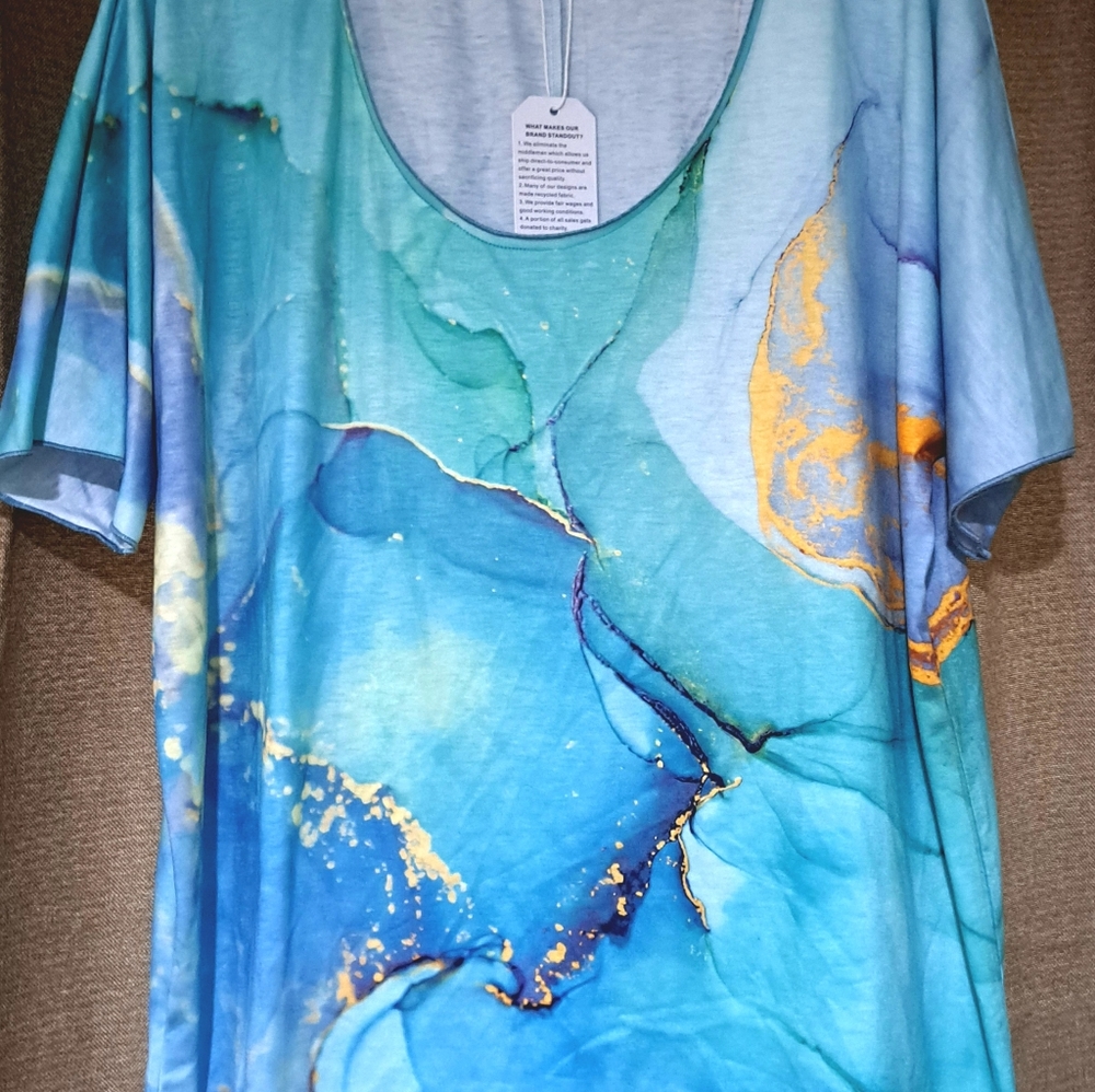 Short sleeve Love exclusive XL marble print t-shirt top. NWOT
